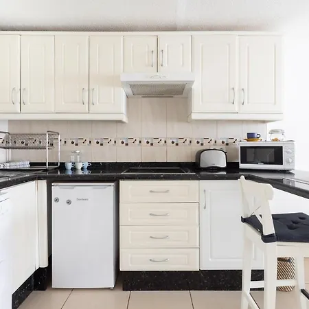 Home2book Americas & Pool Apartamento