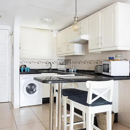 Home2book Americas & Pool Apartamento *